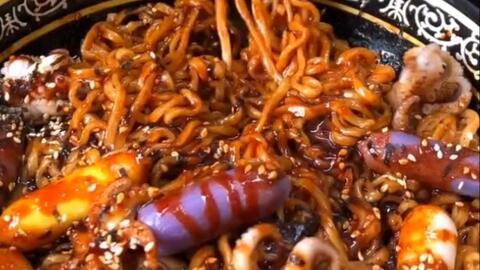 酸辣小鱼仔爆料视频播放,揭秘美食背后的制作过程