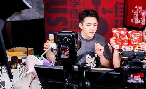 大杨哥爆料李佳琦视频,视频内容引发热议